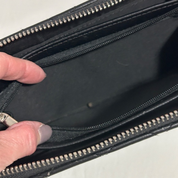 Women's Madden Girl Black Quilted Vegan Zip Around Wallet - Picture 9 of 10